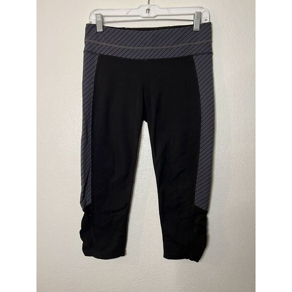 Athleta Pants - Women Medium‎ Athleta Balance Capri Crop Tights Yoga Pant High Rise Gray Stripe